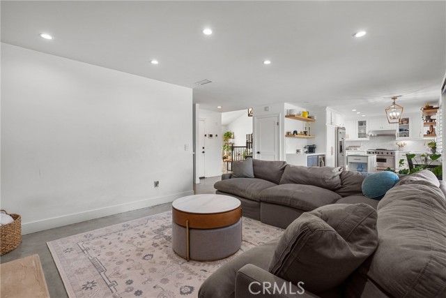 2704 Lemon Dr, Simi Valley, CA 93063