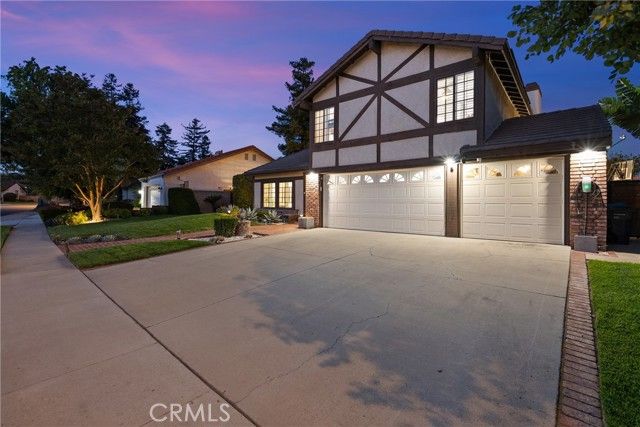 2704 Lemon Dr, Simi Valley, CA 93063