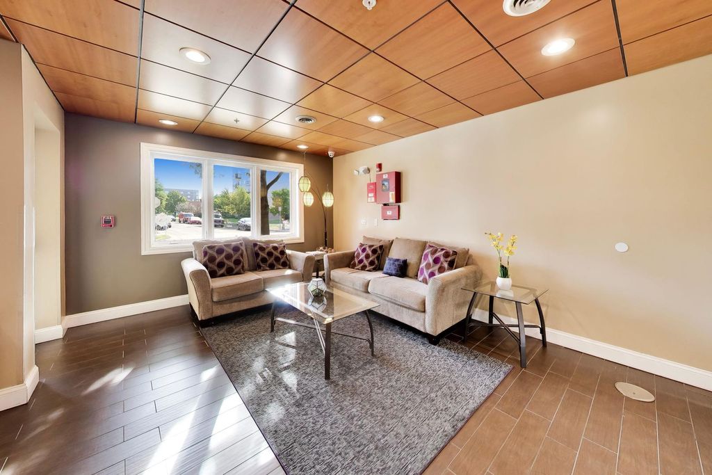 450 S Western Avenue 505, Des Plaines, IL 60016 — photo 5