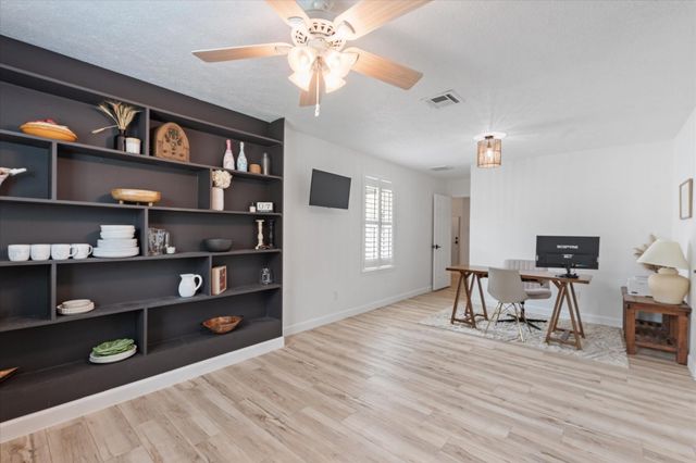 110 Dozent Lane, Baytown, TX 77521