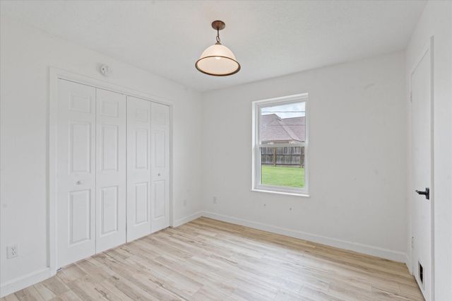 110 Dozent Lane, Baytown, TX 77521