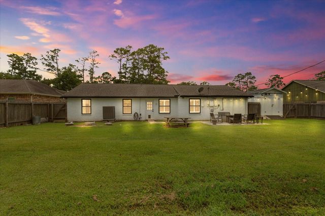 110 Dozent Lane, Baytown, TX 77521