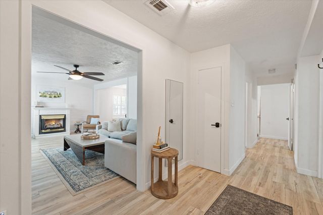 110 Dozent Lane, Baytown, TX 77521