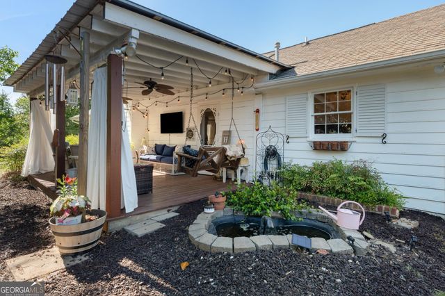 185 N Hampton Drive, Fayetteville, GA 30215