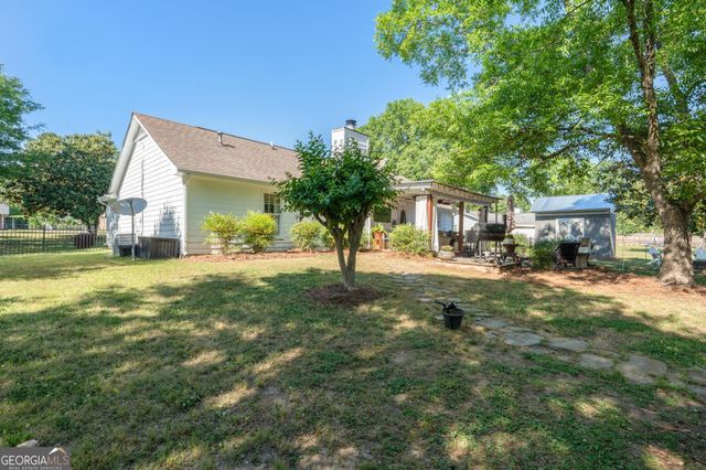 185 N Hampton Drive, Fayetteville, GA 30215