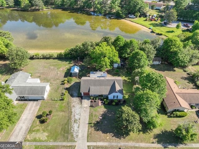 185 N Hampton Drive, Fayetteville, GA 30215