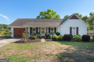 185 N Hampton Drive, Fayetteville, GA 30215
