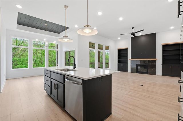 13446 Terrace Park Drive, Parkville, MO 64152