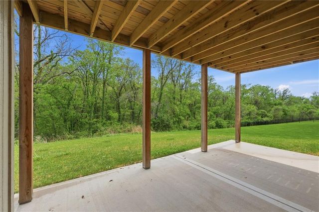 13446 Terrace Park Drive, Parkville, MO 64152