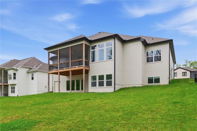 13446 Terrace Park Drive, Parkville, MO 64152