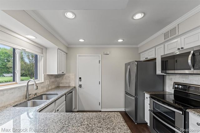 42266 Woodward Avenue A 1, Bloomfield Hills, MI 48304