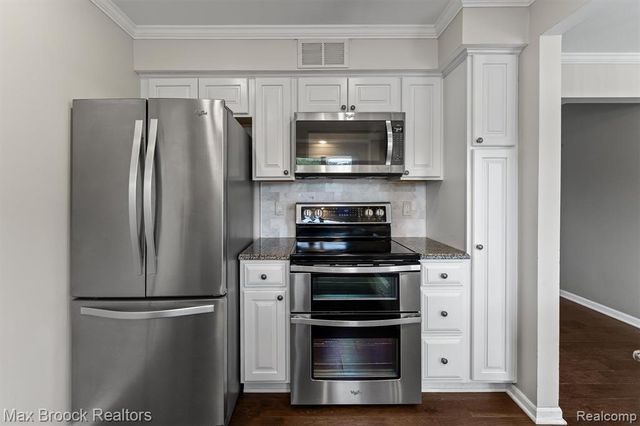 42266 Woodward Avenue A 1, Bloomfield Hills, MI 48304