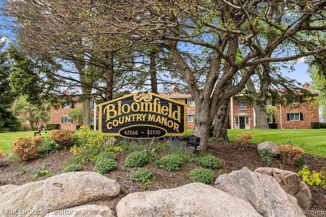 42266 Woodward Avenue A 1, Bloomfield Hills, MI 48304