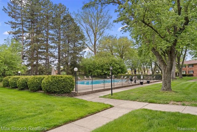 42266 Woodward Avenue A 1, Bloomfield Hills, MI 48304
