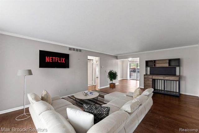 42266 Woodward Avenue A 1, Bloomfield Hills, MI 48304