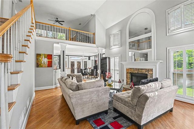 1033 Spalding Club Court, Atlanta, GA 30338