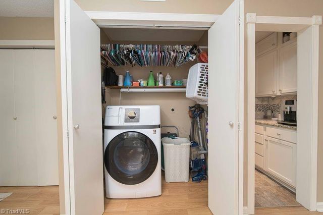 6148 Brinkley Park Drive, Belews Creek, NC 27009