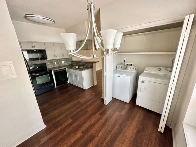 2626 Holly Hall Street 102, Houston, TX 77054