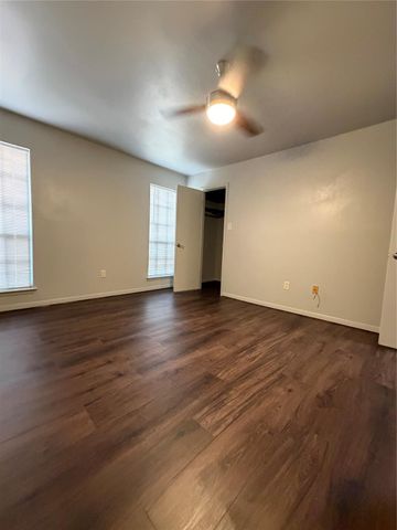 2626 Holly Hall Street 102, Houston, TX 77054