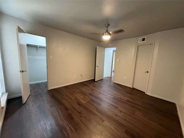 2626 Holly Hall Street 102, Houston, TX 77054