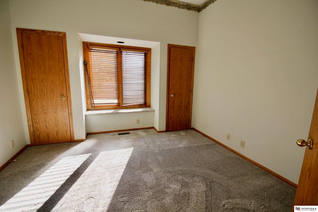 4604 Ridgeway Road, Omaha, NE 68134