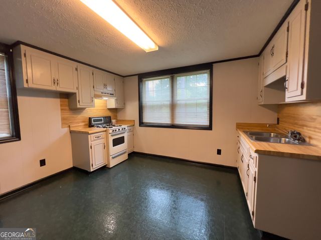 105 Olympia Drive, Thomaston, GA 30286
