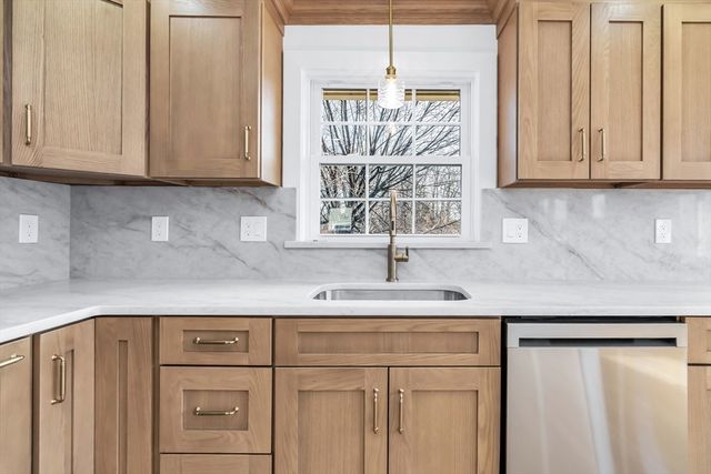 5 Lafayette Avenue, Lawrence, MA 01843