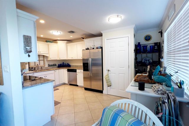 3541 NE Ocean Boulevard NE 15, Hutchinson Island, FL 34957