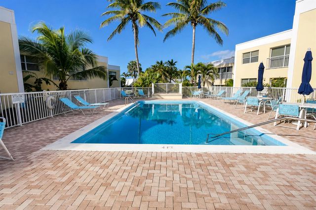 3541 NE Ocean Boulevard NE 15, Hutchinson Island, FL 34957