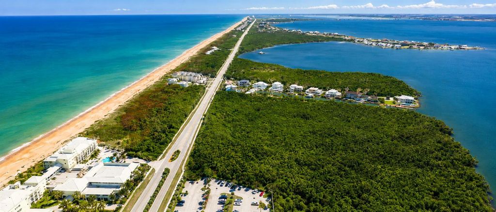 3541 NE Ocean Boulevard NE 15, Hutchinson Island, FL 34957