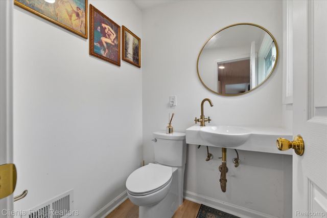 4616 Hayes Street, Wayne, MI 48184