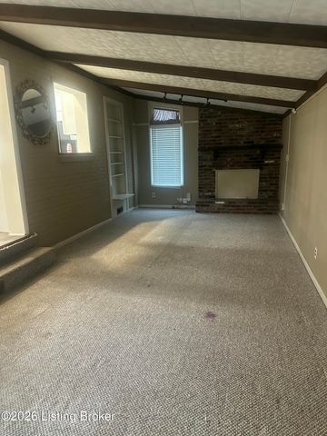 4806 Mid Dr, Louisville, KY 40272