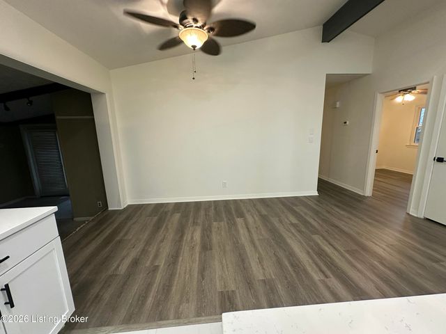 4806 Mid Dr, Louisville, KY 40272