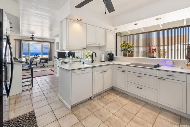 1410 Ehupua Street, Honolulu, HI 96821