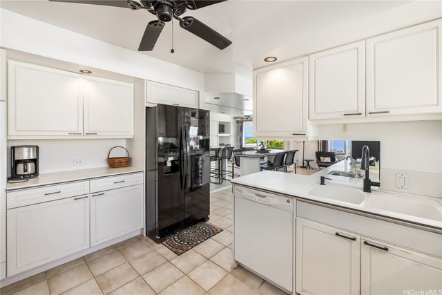 1410 Ehupua Street, Honolulu, HI 96821