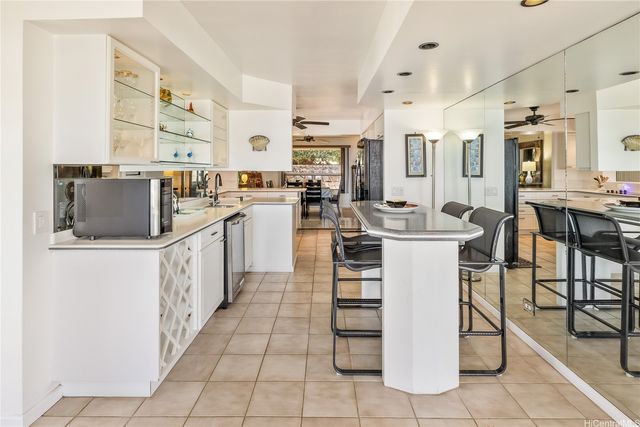 1410 Ehupua Street, Honolulu, HI 96821