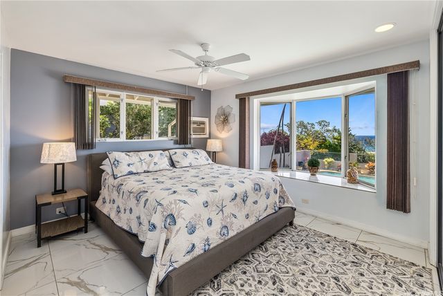 1410 Ehupua Street, Honolulu, HI 96821