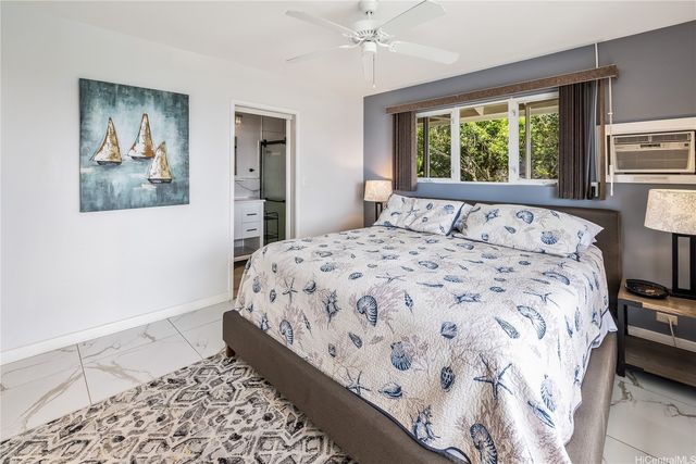 1410 Ehupua Street, Honolulu, HI 96821