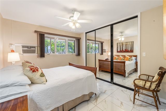 1410 Ehupua Street, Honolulu, HI 96821