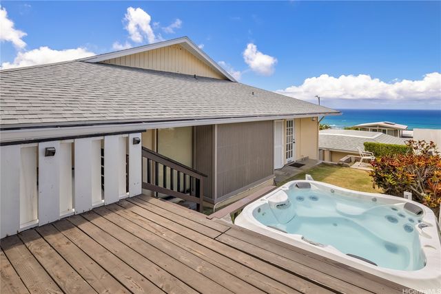 1410 Ehupua Street, Honolulu, HI 96821