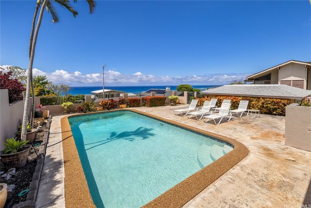 1410 Ehupua Street, Honolulu, HI 96821