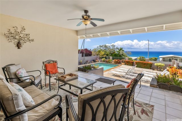 1410 Ehupua Street, Honolulu, HI 96821
