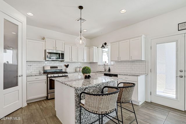 13847 Alamito Creek Avenue, Clint, TX 79836