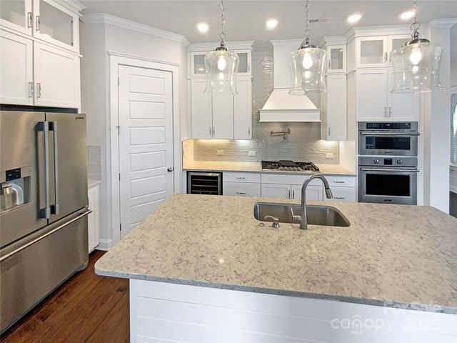 11005 Cobb Creek Court, Charlotte, NC 28277