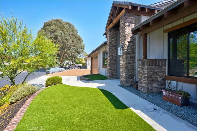 29800 Redwood Drive, Canyon Lake, CA 92587