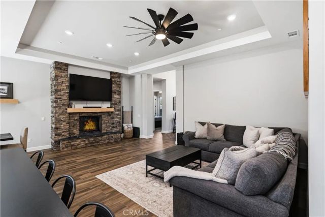 29800 Redwood Drive, Canyon Lake, CA 92587