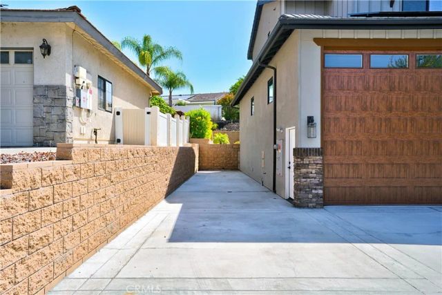 29800 Redwood Drive, Canyon Lake, CA 92587