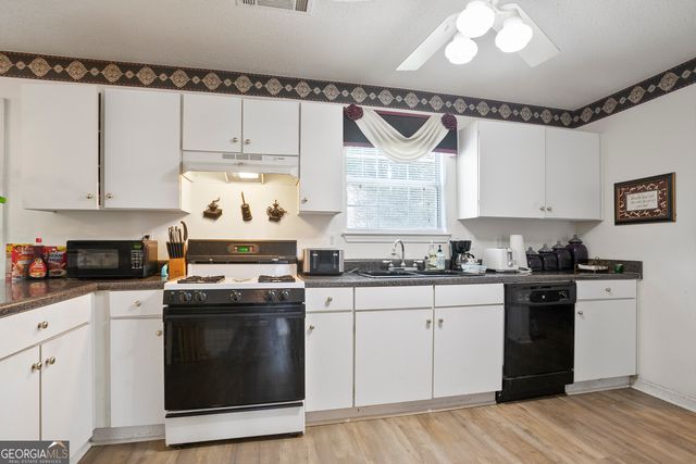 3405 Spring Chase Lane, Ellenwood, GA 30294