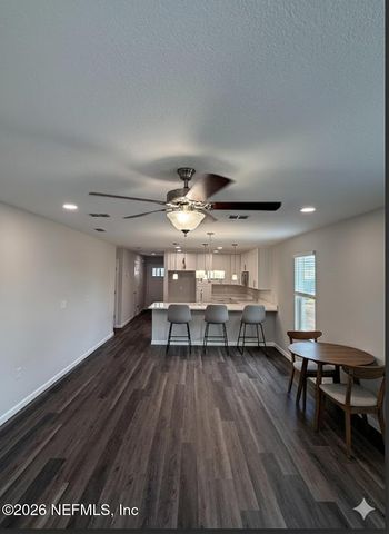 8694 CRYSTALLINE Lane, Jacksonville, FL 32221