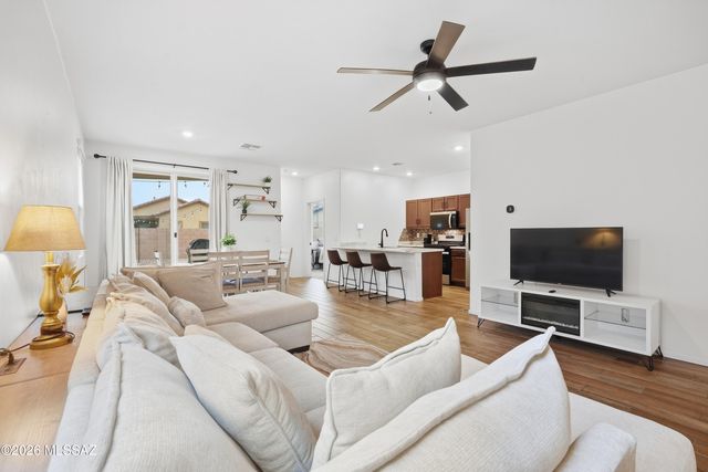 10494 W Waveland Drive, Marana, AZ 85653